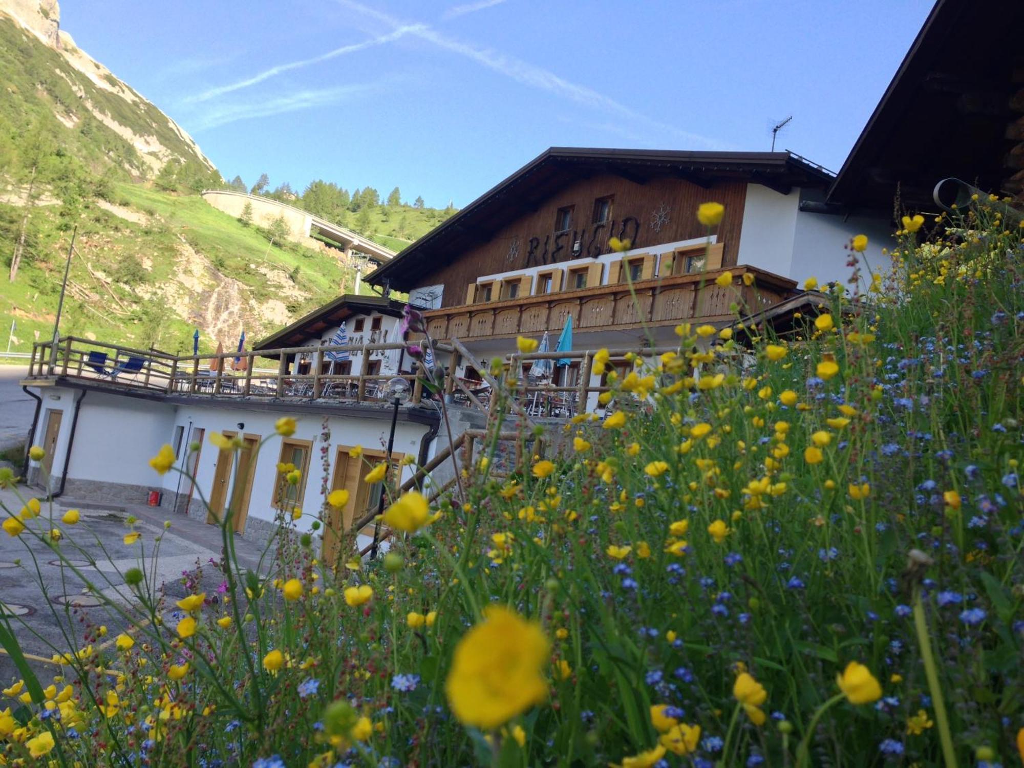 ホテル Rifugio Capanna Bill ロッカ・ピエートレ エクステリア 写真